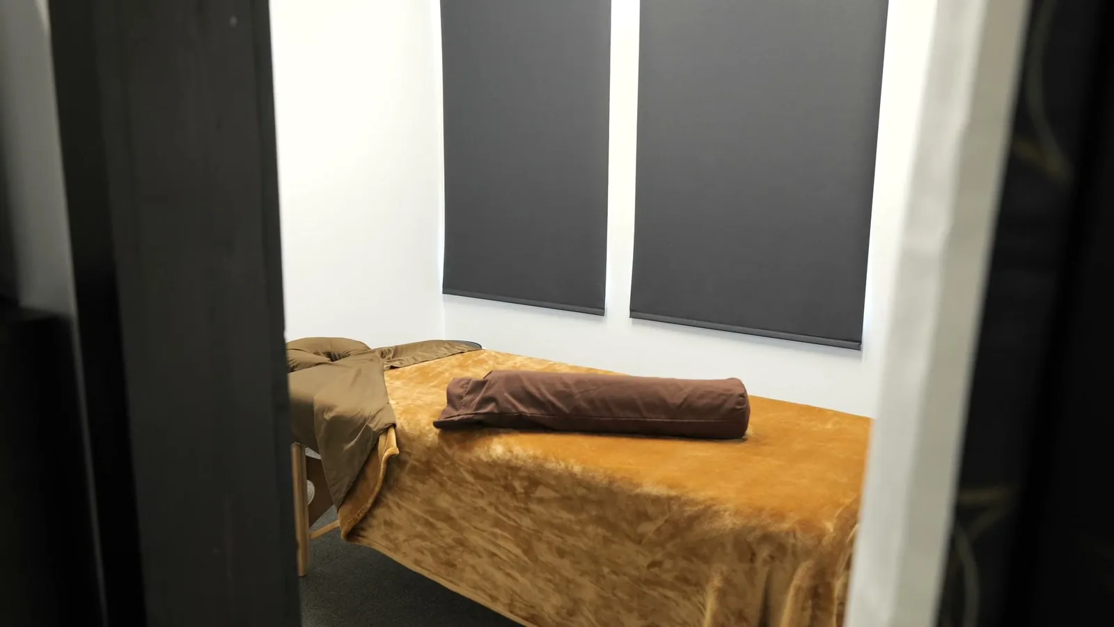 A quiet treatment room in the St. Moritz student clinic